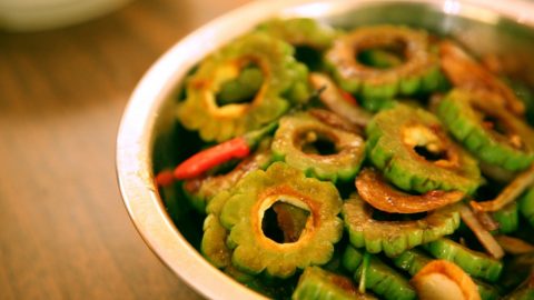 Karela chips with vegetable curd dip